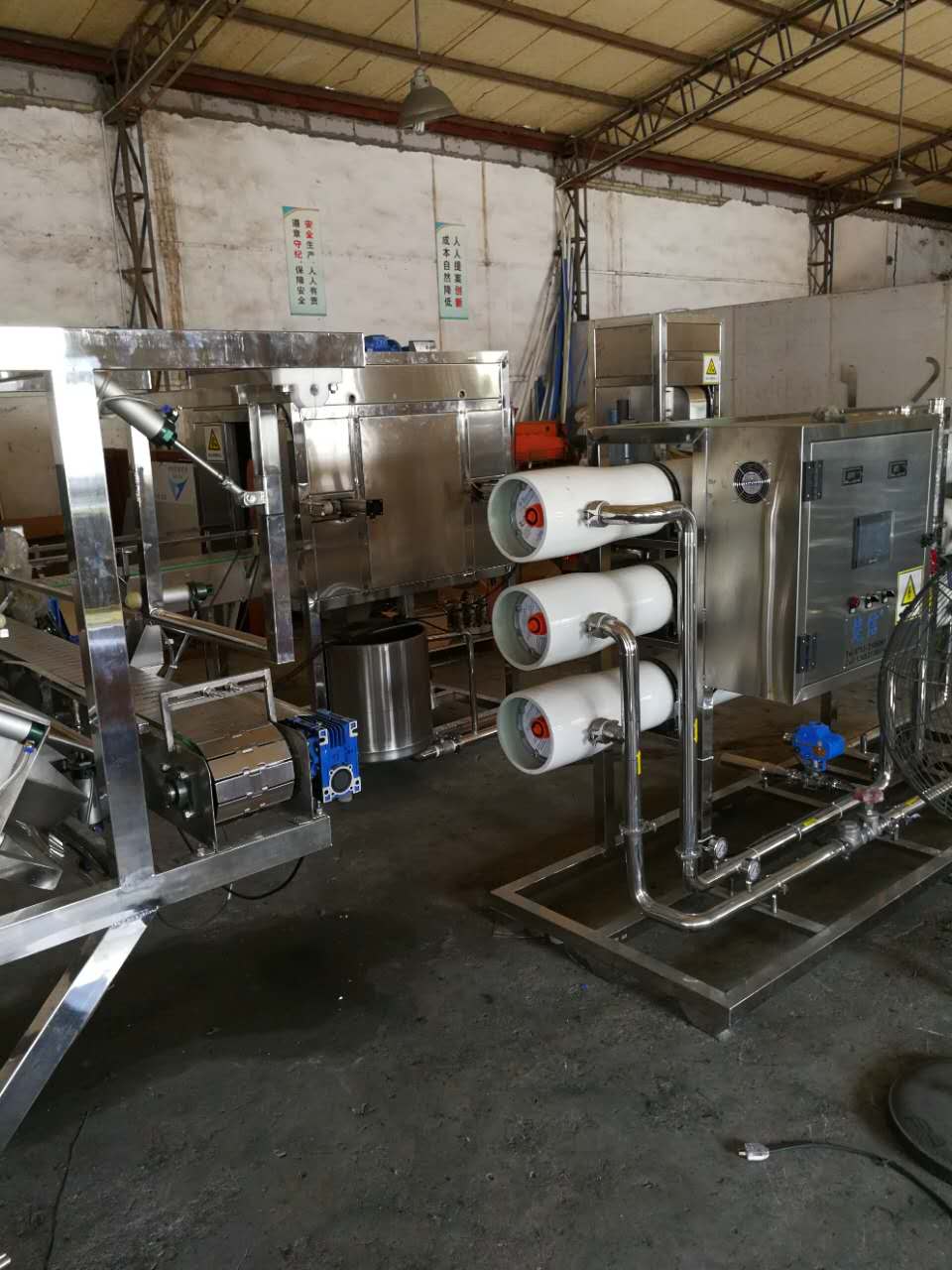 Nguyên lý hoạt động dây chuyền sản xuất nước đóng chai 10L: Cấu trúc cốt lõi, logic xử lý và giới hạn áp dụng thực tế