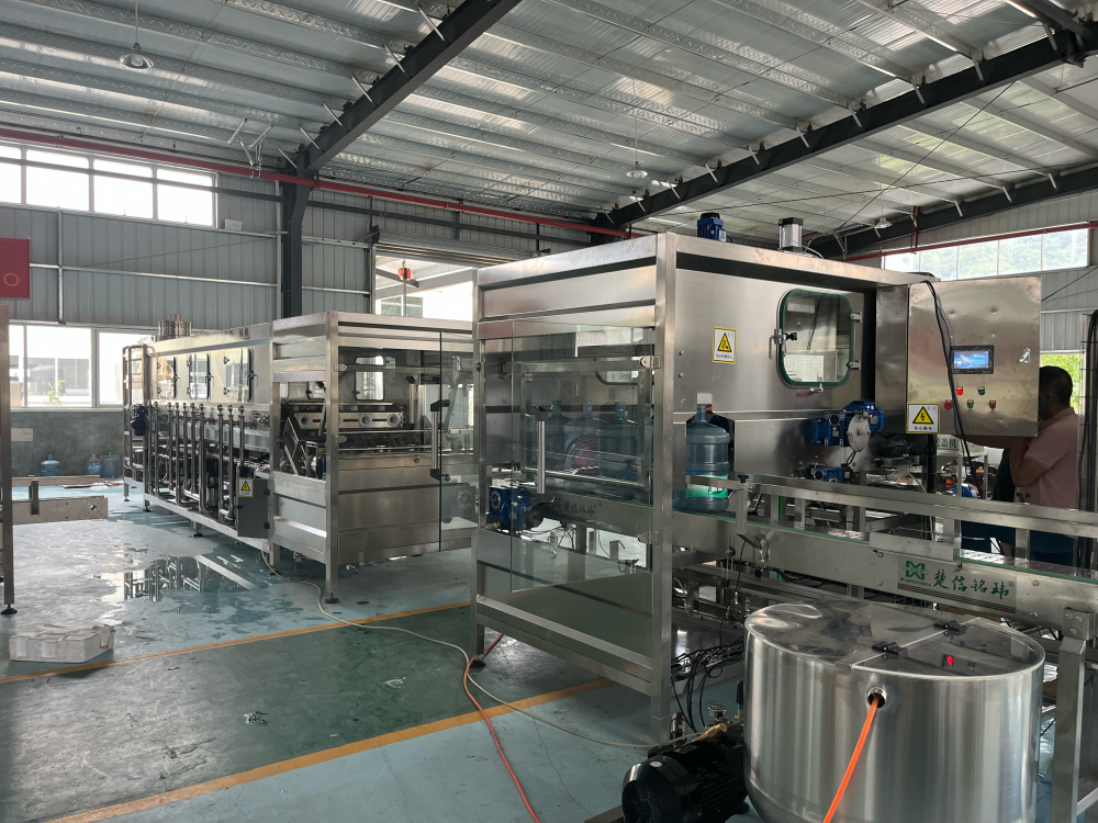Dây chuyền chiết rót thùng lớn tự động hoàn toàn Chu Xin Ming Wei (Rửa – Chiết – Đóng nắp tích hợp)