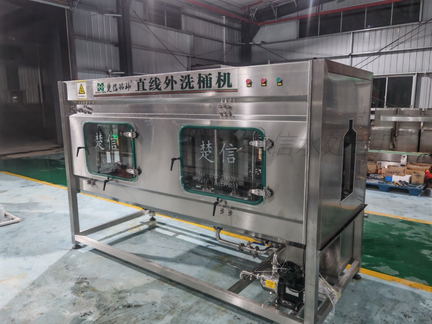 Nguyên lý vận hành dây chuyền chiết rót chai PET: Cấu trúc lõi, logic xử lý và phạm vi ứng dụng