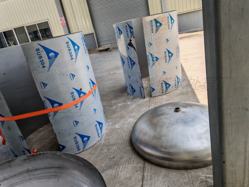 So sánh khử trùng Ozone và UV: Tiêu chí đánh giá kỹ thuật trước khi tích hợp máy đóng bao tự động cho nước đóng chai